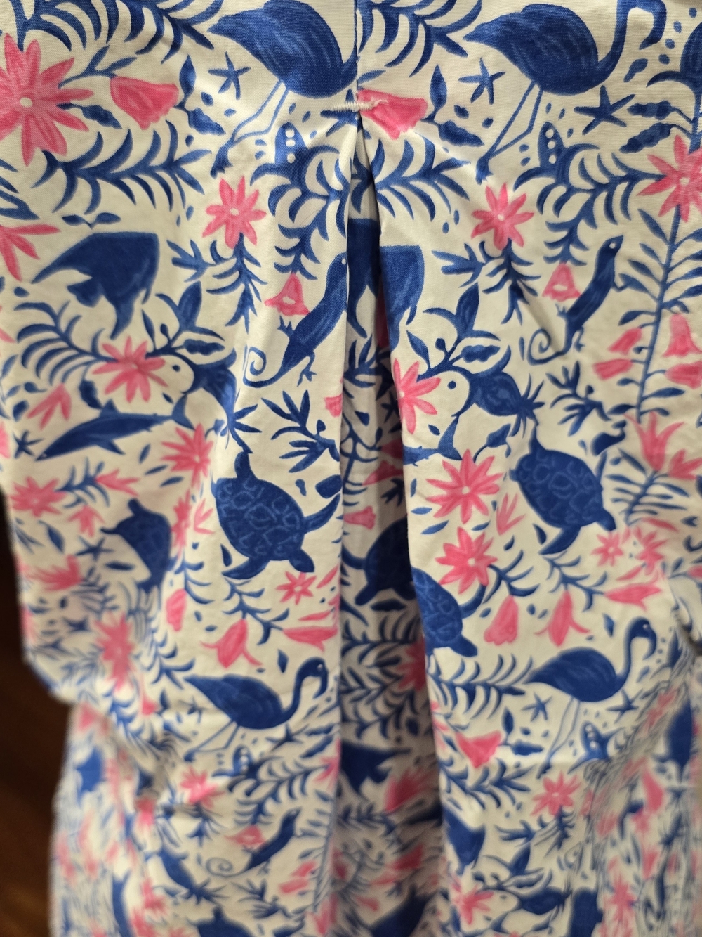 Vineyard Vines Sea Life Beachy Button-Down Shirt - Picture 6 of 8